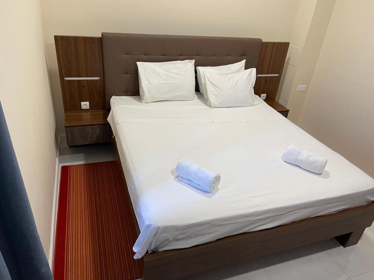 Hotel Livadic & Restaurant Liznjan Bagian luar foto