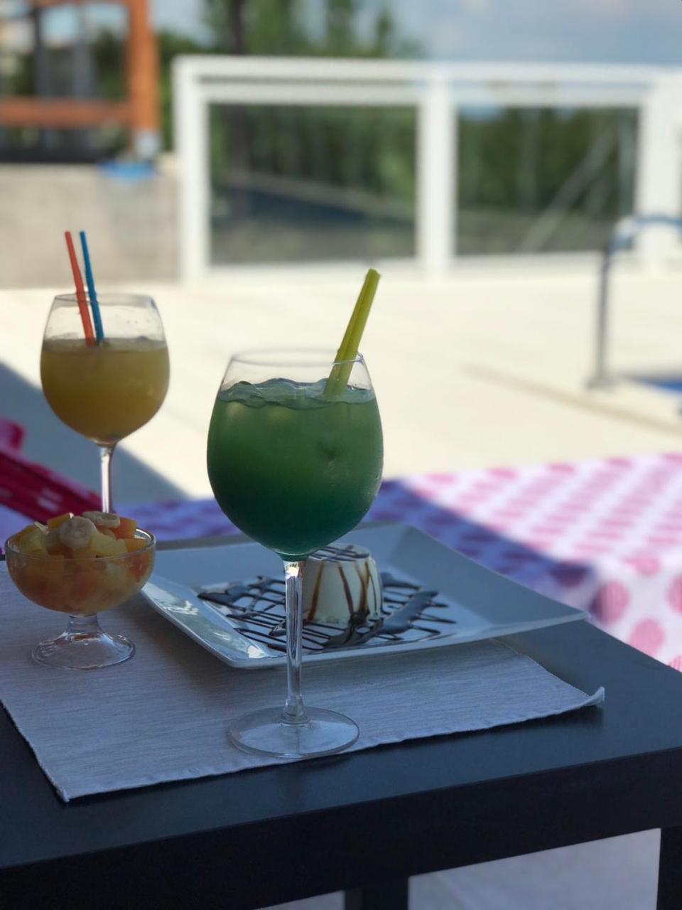 Hotel Livadic & Restaurant Liznjan Bagian luar foto