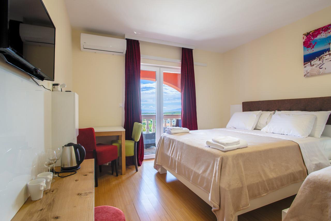 Hotel Livadic & Restaurant Liznjan Bagian luar foto