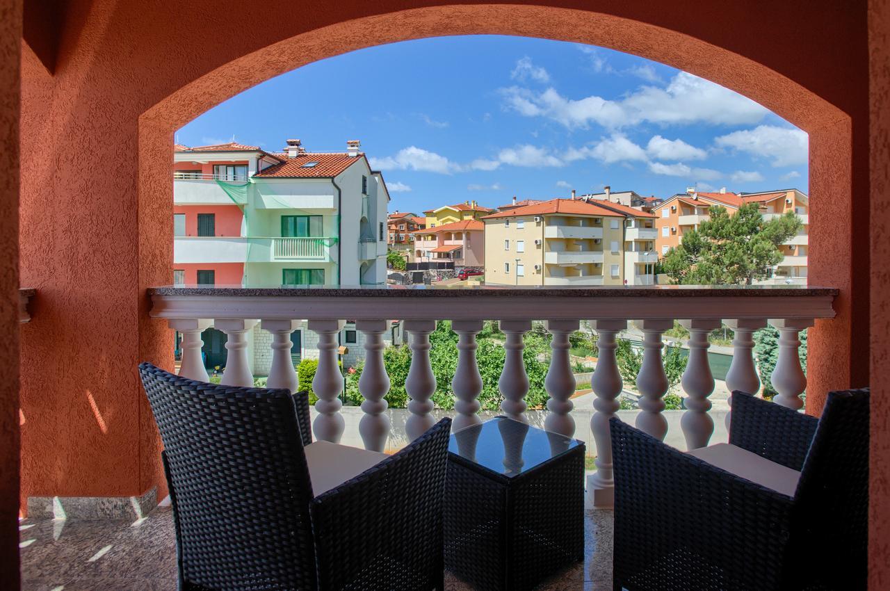 Hotel Livadic & Restaurant Liznjan Bagian luar foto