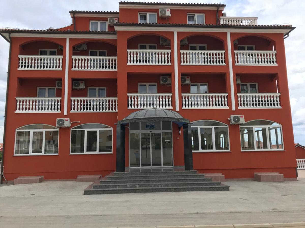 Hotel Livadic & Restaurant Liznjan Bagian luar foto