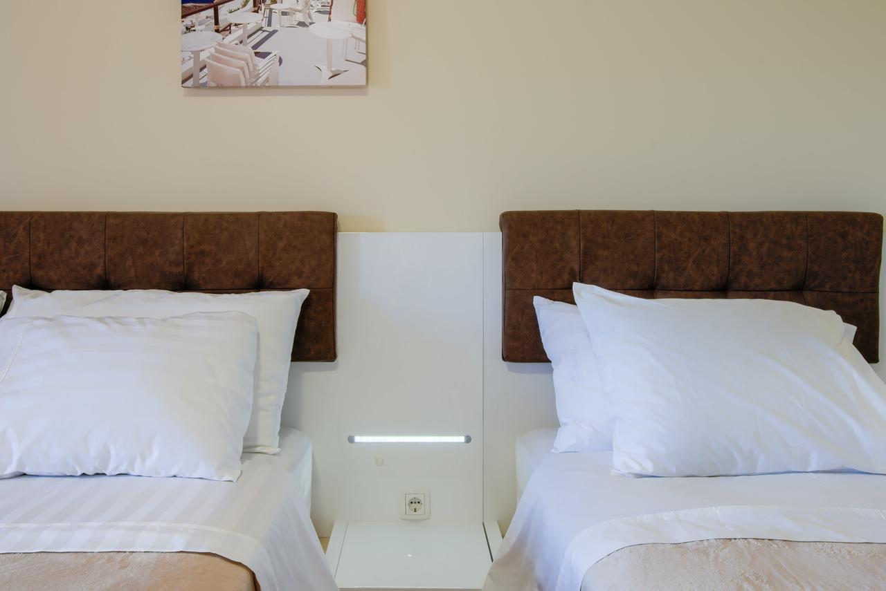 Hotel Livadic & Restaurant Liznjan Bagian luar foto