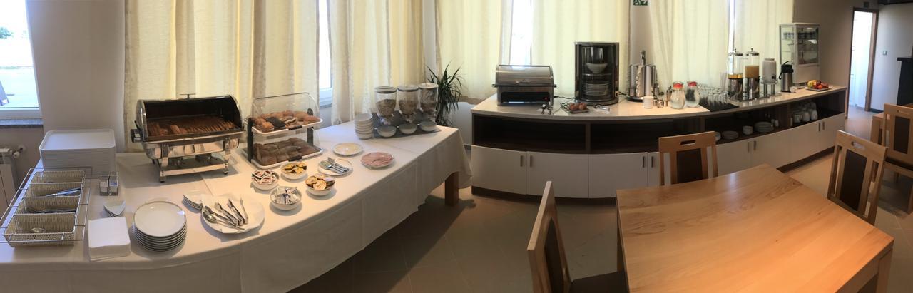 Hotel Livadic & Restaurant Liznjan Bagian luar foto