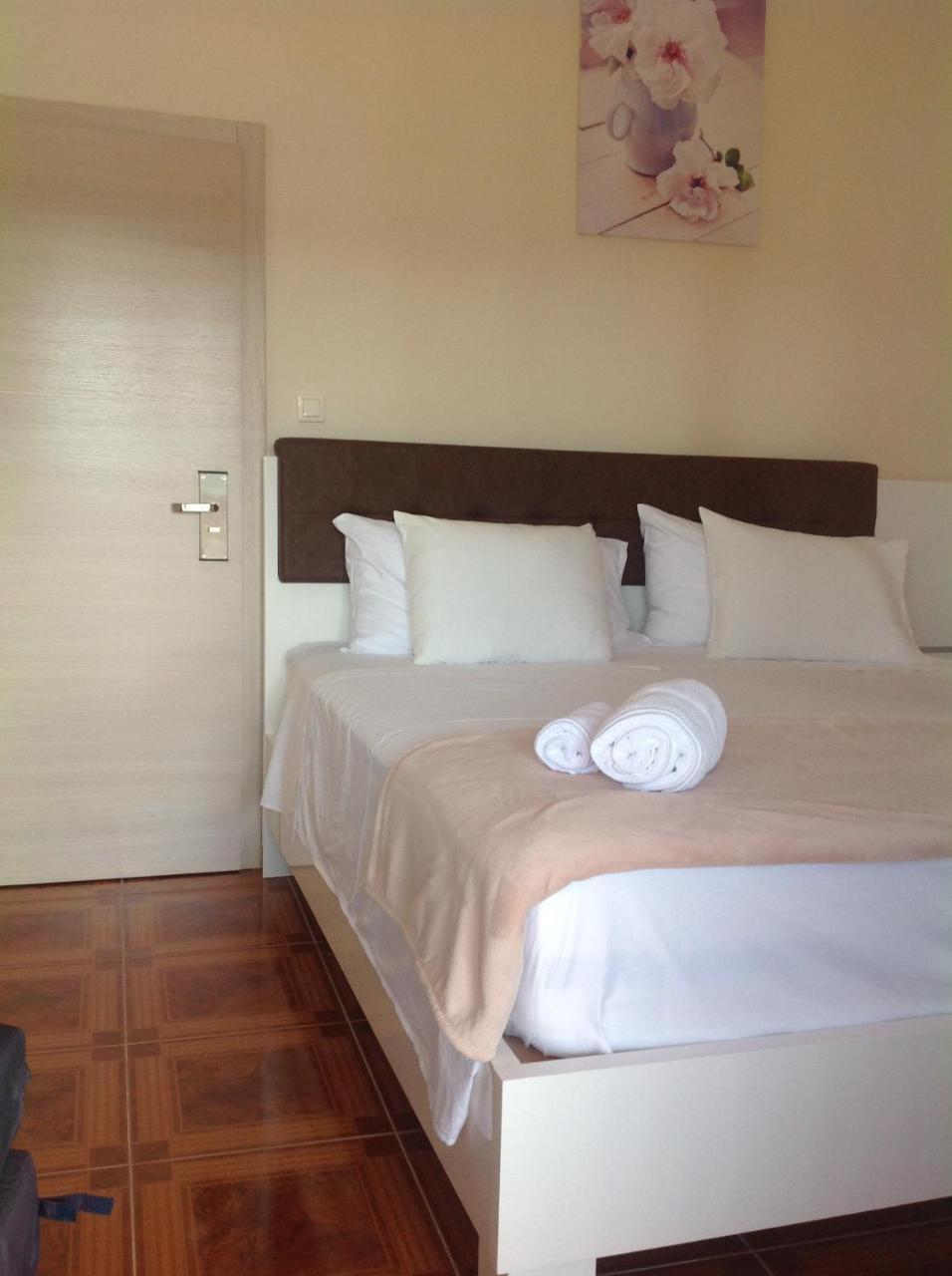 Hotel Livadic & Restaurant Liznjan Bagian luar foto