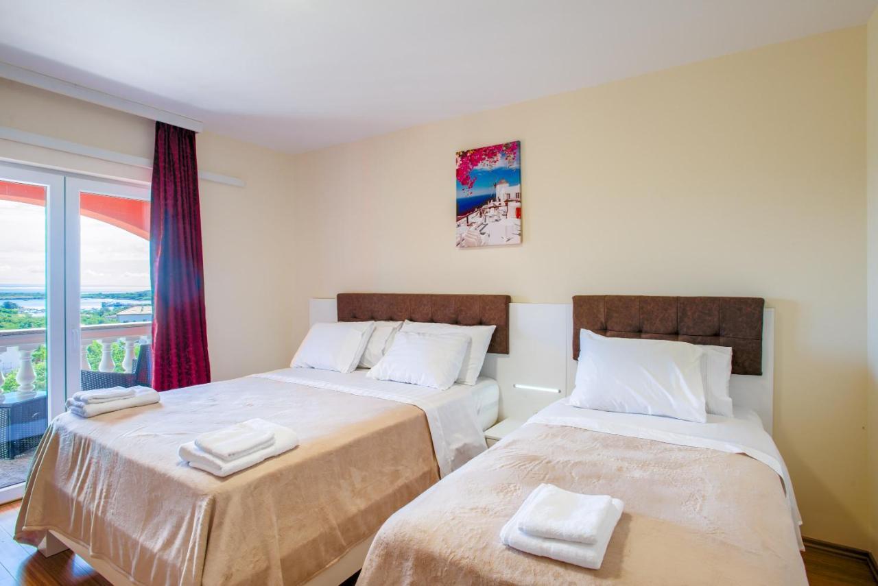 Hotel Livadic & Restaurant Liznjan Bagian luar foto