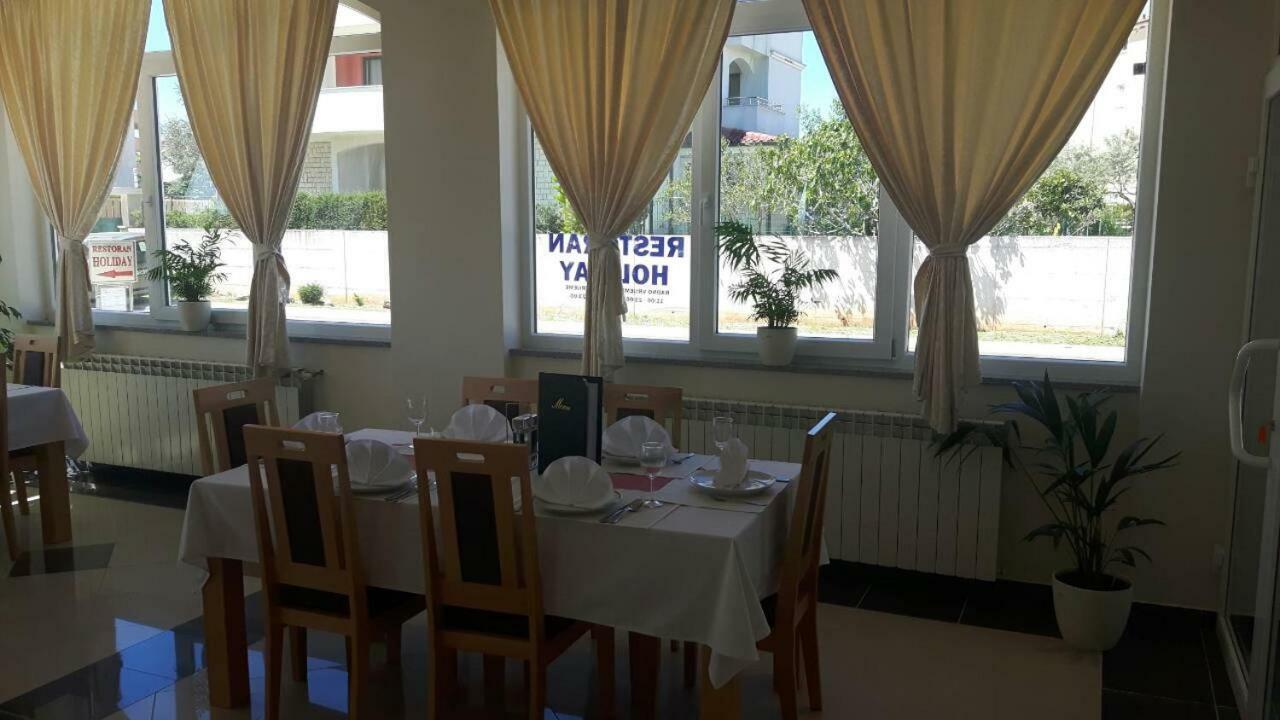Hotel Livadic & Restaurant Liznjan Bagian luar foto