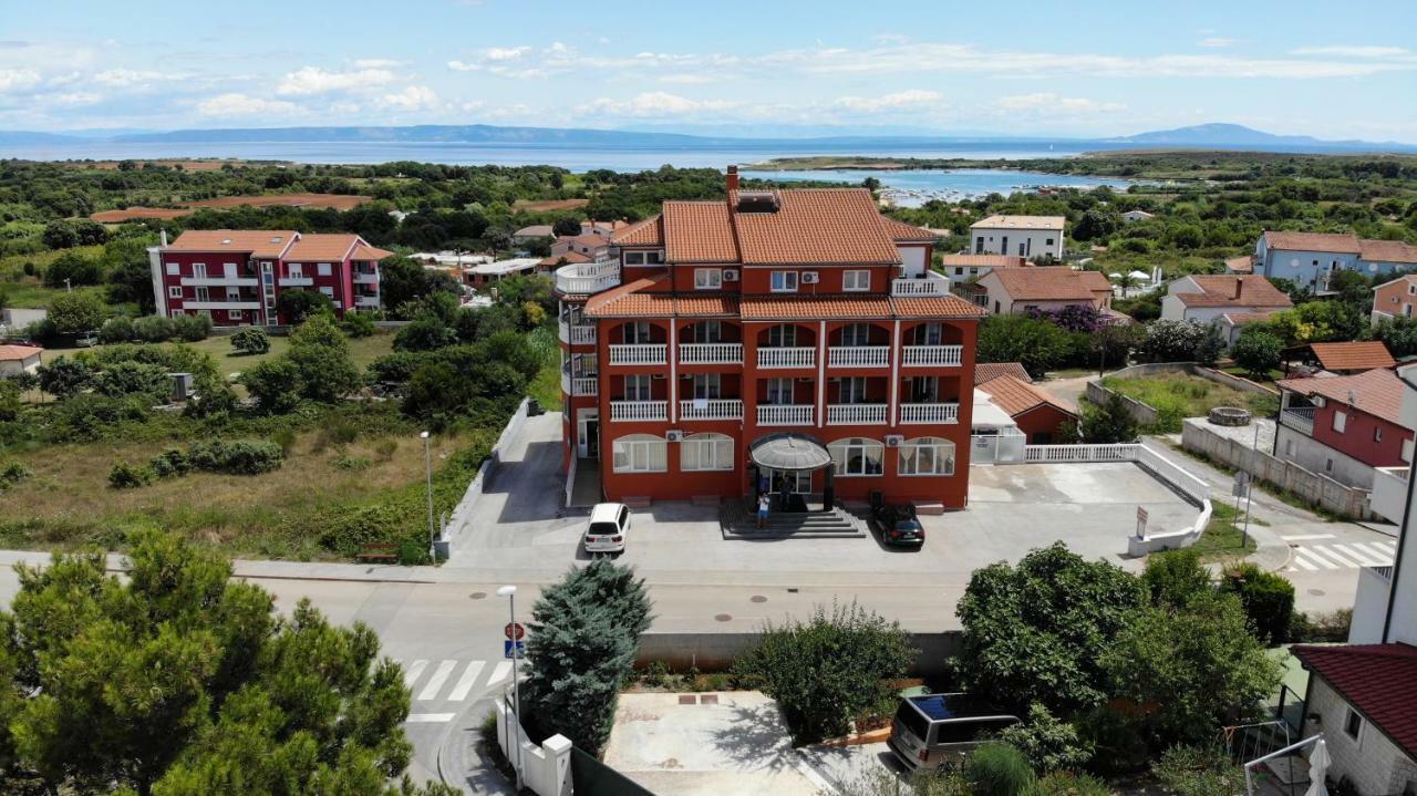 Hotel Livadic & Restaurant Liznjan Bagian luar foto